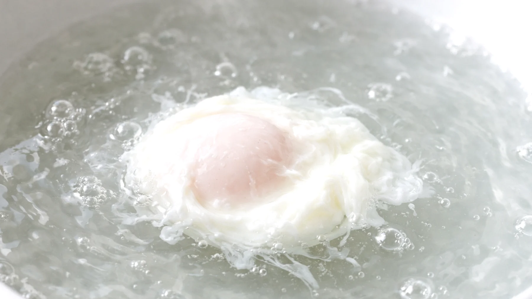 Come preparare uova perfette se sei a dieta, senza aggiungere grassi inutili e mantenendo alto il valore proteico"